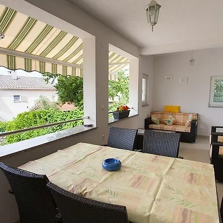 Large Terrace In 3623-3 Omišalj