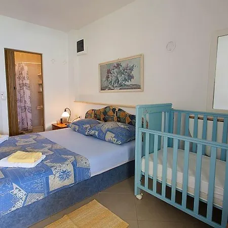 Large Terrace In 3623-3 Apartmán Omišalj