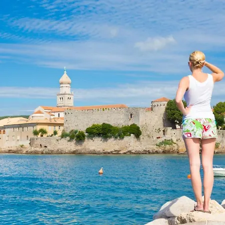 Large Terrace In 3623-3 אומיסאליי